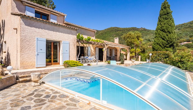 Casa de 4 quartos em Le Lavandou com piscina privada e jardim - Foto 2