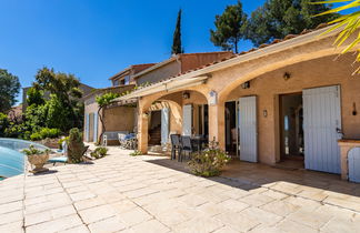 Foto 3 - Casa de 3 habitaciones en Le Lavandou con piscina privada y jardín