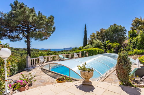 Foto 25 - Casa con 3 camere da letto a Le Lavandou con piscina privata e vista mare