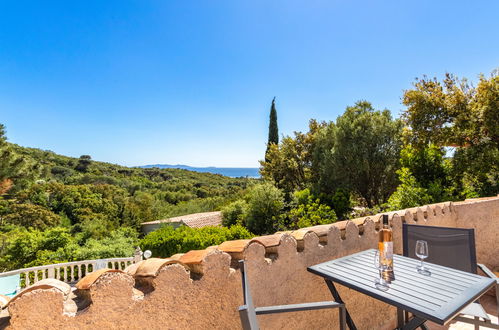 Foto 22 - Casa con 3 camere da letto a Le Lavandou con piscina privata e vista mare