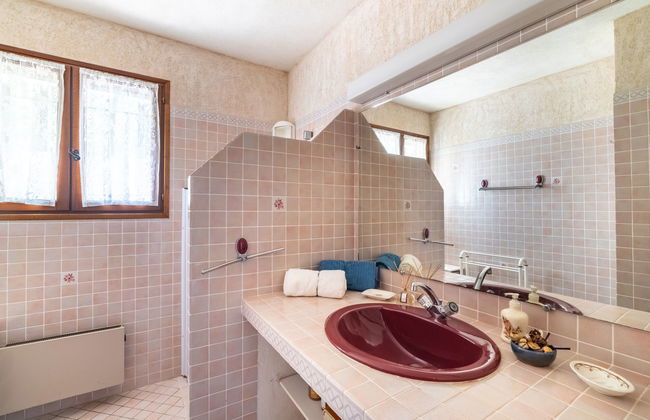 Casa de 4 quartos em Le Lavandou com piscina privada e jardim - Foto 18