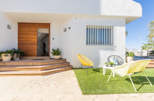 Photo 3 - 4 bedroom House in Deltebre with private pool and sea view