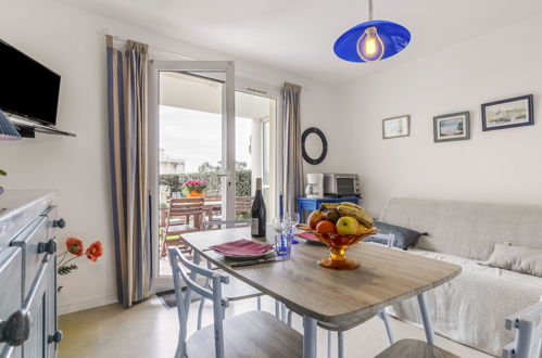 Foto 9 - Apartamento de 1 quarto em Les Sables-d'Olonne com piscina e vistas do mar