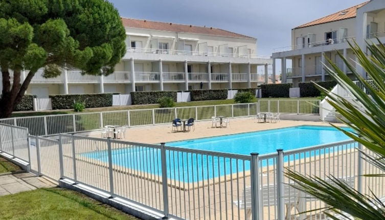 Foto 1 - Apartamento de 1 quarto em Les Sables-d'Olonne com piscina e vistas do mar