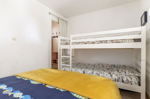Foto 5 - Apartment mit 1 Schlafzimmer in Les Sables-d'Olonne mit schwimmbad und blick aufs meer