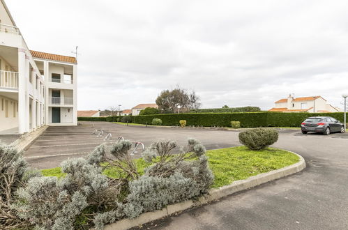 Foto 15 - Apartment mit 1 Schlafzimmer in Les Sables-d'Olonne mit schwimmbad und blick aufs meer