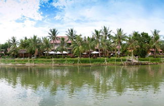 Photo 2 - Vinh Hung Riverside Resort & Spa