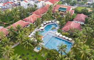 Photo 3 - Vinh Hung Riverside Resort & Spa