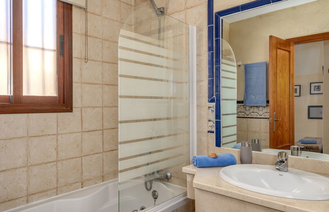 Casa de 4 quartos em Casares com piscina e jardim - Foto 14