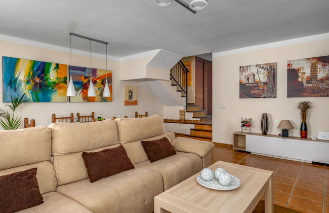 Casa de 4 quartos em Casares com piscina e jardim - Foto 2