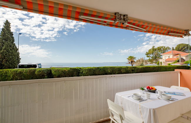 Apartamento de 1 quarto em Saint-Raphaël com jardim e terraço - Foto 1