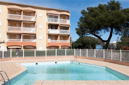 Foto 26 - Apartment mit 2 Schlafzimmern in Fréjus mit schwimmbad und blick aufs meer