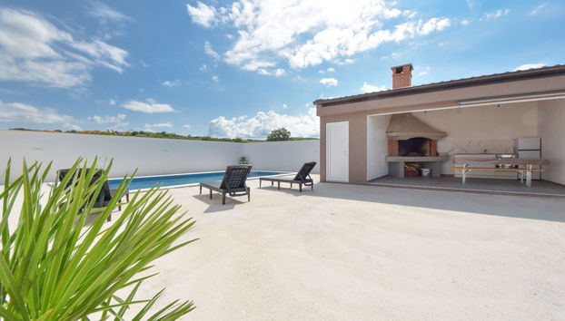 Casa de 4 quartos em Benkovac com piscina privada e jardim - Foto 3
