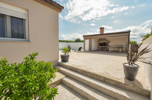 Photo 26 - Maison de 3 chambres à Benkovac avec piscine privée et vues à la mer