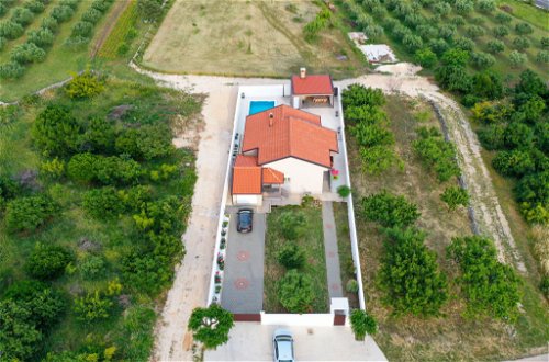 Foto 36 - Casa con 3 camere da letto a Benkovac con piscina privata e vista mare