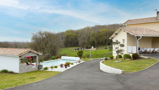 Haus mit 5 Schlafzimmern in Saint-Martin-de-Seignanx mit schwimmbad und garten - Foto 2