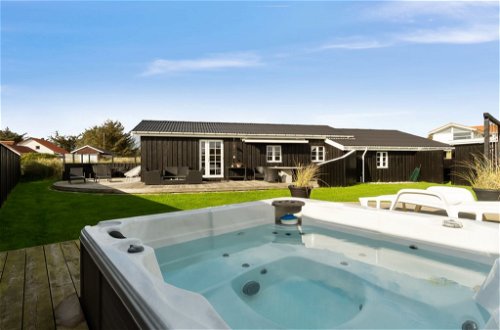 Foto 3 - Casa con 3 camere da letto a Blokhus con terrazza e vasca idromassaggio