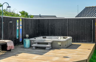 Foto 3 - Casa de 3 quartos em Blokhus com terraço e banheira de hidromassagem