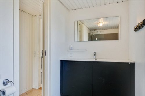 Foto 10 - Casa de 3 habitaciones en Blokhus con terraza y bañera de hidromasaje