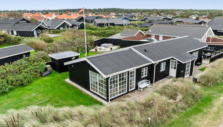 Foto 1 - Casa de 3 quartos em Blokhus com terraço e banheira de hidromassagem