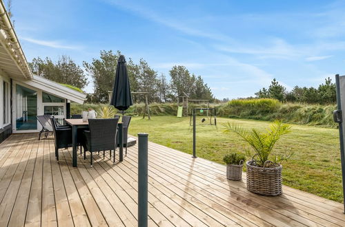 Photo 8 - 4 bedroom House in Blokhus with private pool and terrace