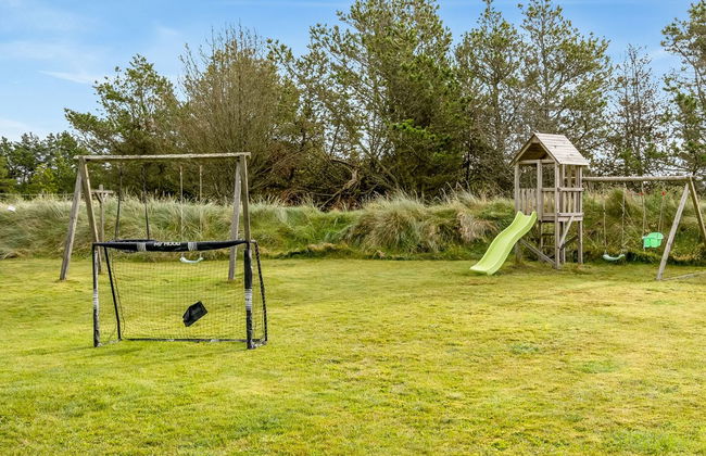 Casa de 4 quartos em Blokhus com piscina privada e terraço - Foto 7