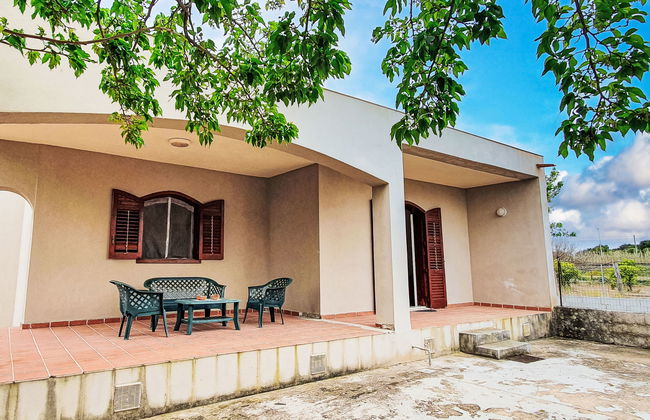 Casa de 4 quartos em Ispica com jardim e terraço - Foto 1