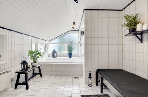 Foto 7 - Casa de 4 habitaciones en Blokhus con terraza y sauna