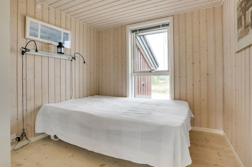 Foto 18 - Casa de 3 habitaciones en Rindby Strand con terraza y sauna