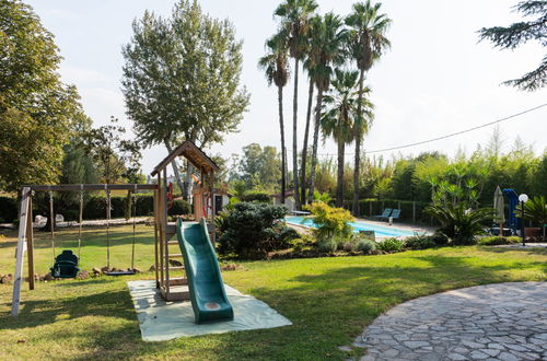 Photo 4 - Maison de 4 chambres à Bracciano avec piscine privée et jardin