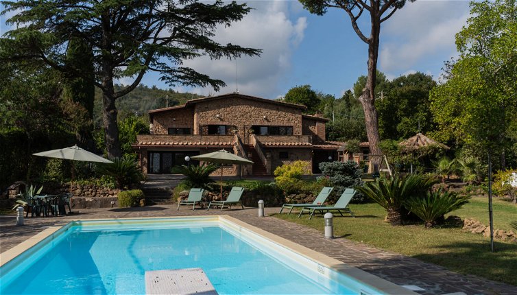 Foto 1 - Casa de 4 quartos em Bracciano com piscina privada e vista para a montanha