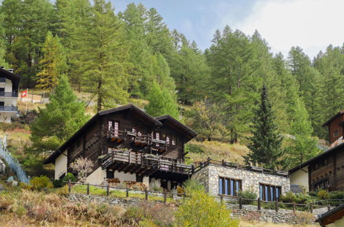 Foto 33 - Haus mit 4 Schlafzimmern in Zermatt mit schwimmbad und blick auf die berge