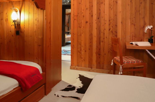 Foto 19 - Casa con 4 camere da letto a Zermatt con piscina e vista sulle montagne