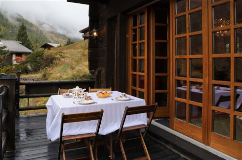 Foto 27 - Casa de 4 habitaciones en Zermatt con piscina y vistas a la montaña