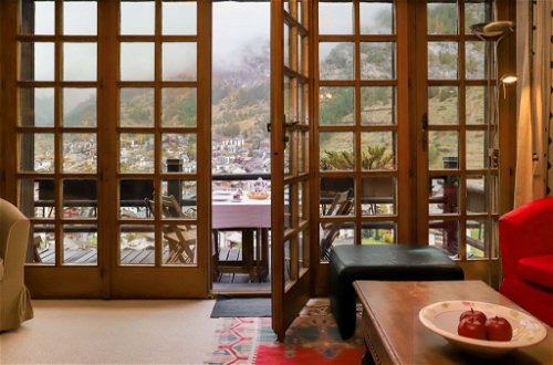 Foto 10 - Casa con 4 camere da letto a Zermatt con piscina e vista sulle montagne