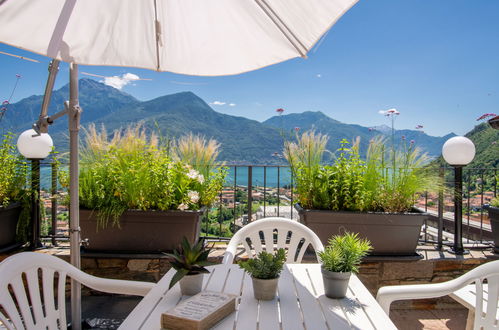 Photo 3 - Maison de 2 chambres à Dongo avec piscine privée et vues sur la montagne