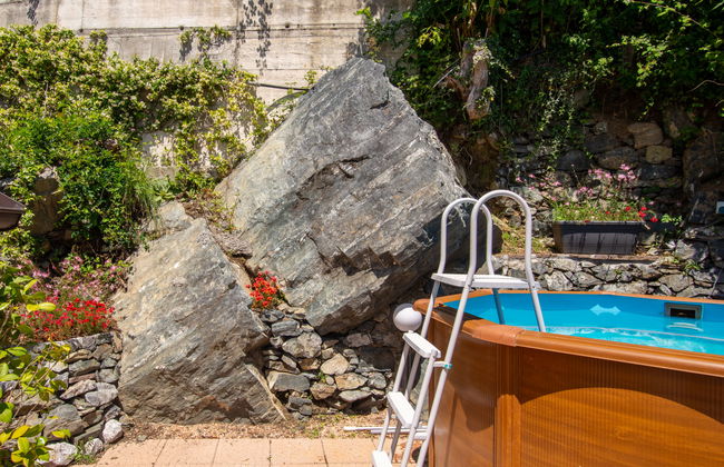 Casa de 3 quartos em Dongo com piscina privada e jardim - Foto 29