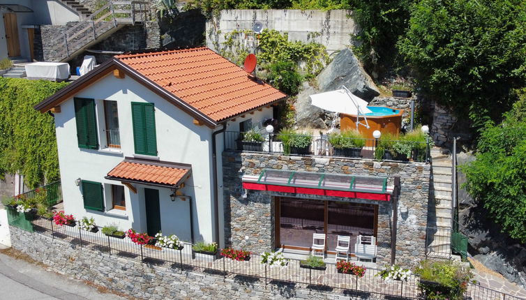 Photo 1 - Maison de 2 chambres à Dongo avec piscine privée et jardin