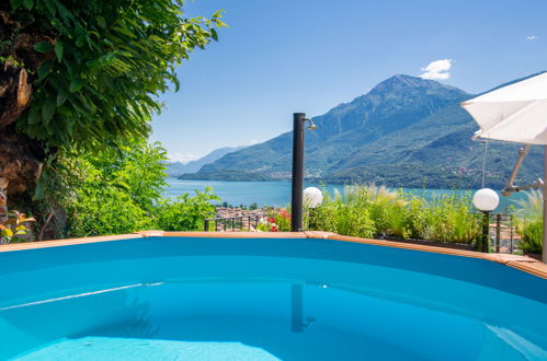 Foto 2 - Casa de 2 quartos em Dongo com piscina privada e vista para a montanha