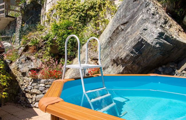 Casa de 3 quartos em Dongo com piscina privada e jardim - Foto 28