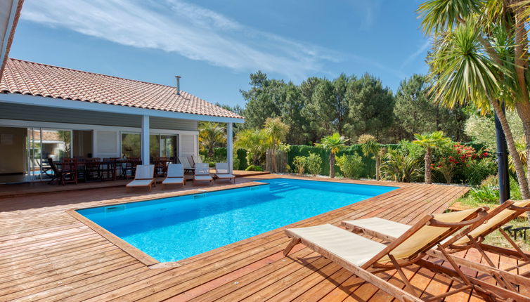 Photo 1 - 5 bedroom House in Vensac with private pool and sea view