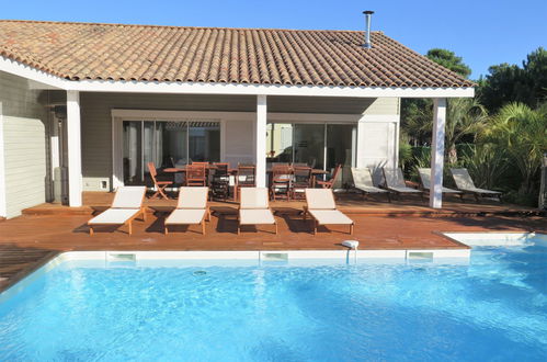 Photo 30 - 5 bedroom House in Vensac with private pool and garden