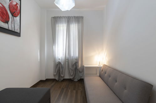 Foto 19 - Appartamento con 2 camere da letto a Taggia con vista mare