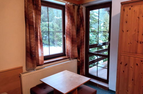 Foto 16 - Apartamento de 3 quartos em Harrachov com jardim