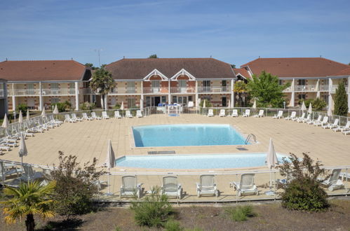 Foto 24 - Apartamento de 3 habitaciones en Le Verdon-sur-Mer con piscina y terraza