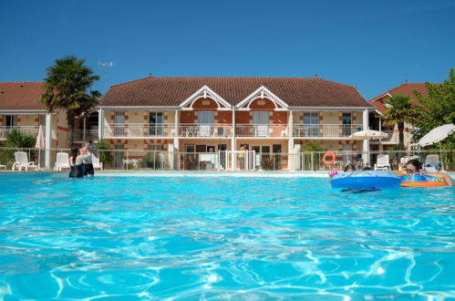Foto 13 - Apartamento de 2 habitaciones en Le Verdon-sur-Mer con piscina y terraza