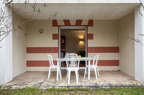 Foto 23 - Appartamento con 3 camere da letto a Le Verdon-sur-Mer con piscina e terrazza