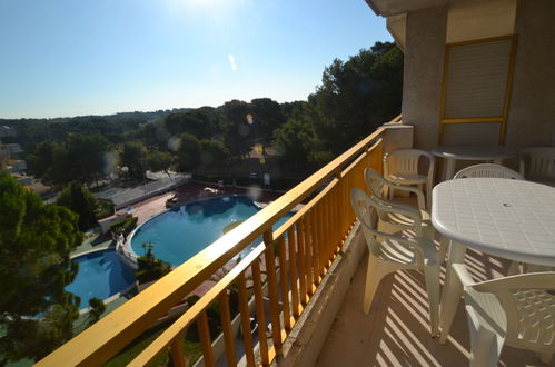 Photo 2 - 2 bedroom Apartment in Salou with swimming pool and sea view