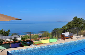 Foto 1 - Casa de 2 habitaciones en Podstrana con piscina privada y vistas al mar
