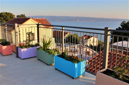 Foto 14 - Casa de 2 habitaciones en Podstrana con piscina privada y vistas al mar